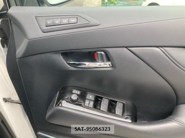 Toyota ALPHARD 2022-06 8779354-12