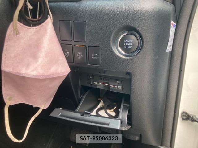 Toyota ALPHARD 2022-06 8779354-14