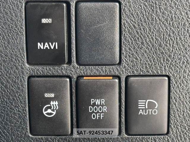 Toyota ALPHARD 2018-07 8779370-26