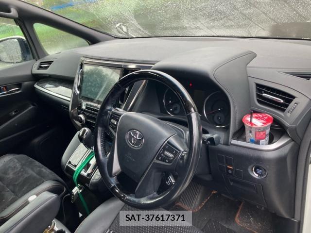 Toyota ALPHARD 2017-06 8779372-15
