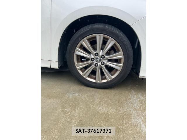 Toyota ALPHARD 2017-06 8779372-3