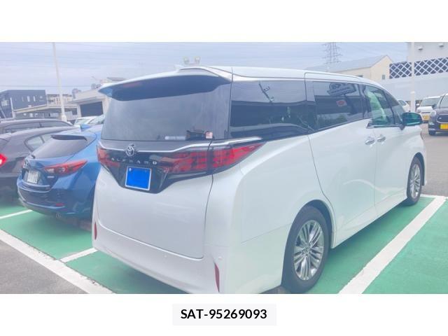 Toyota ALPHARD 2024-08 8795111-3
