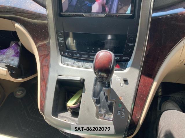 Toyota ALPHARD 2013-10 8795170-23
