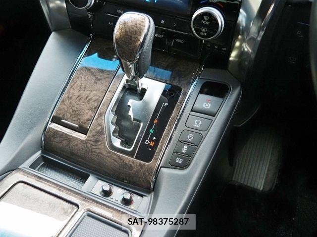 Toyota ALPHARD 2022-04 8827564-28