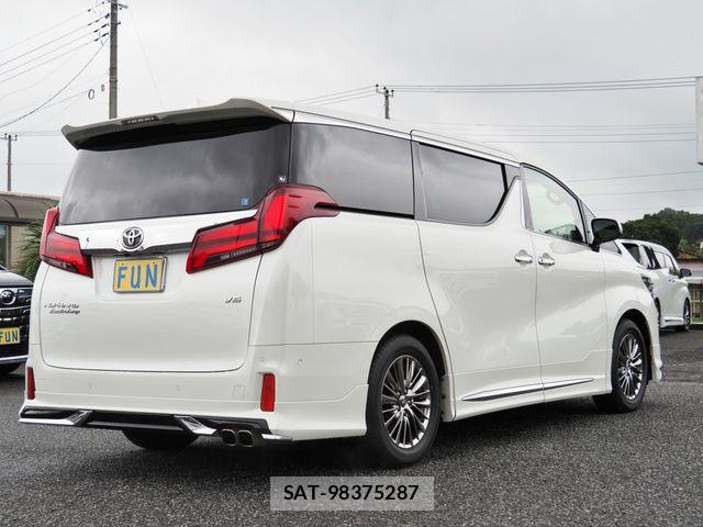 Toyota ALPHARD 2022-04 8827564-4