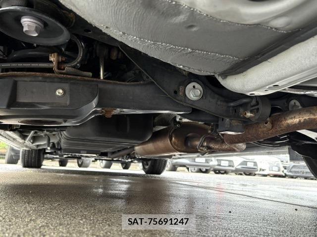 Toyota ALPHARD 2020-07 8827679-11