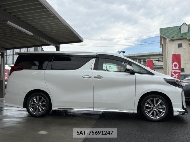 Toyota ALPHARD 2020-07 8827679-3