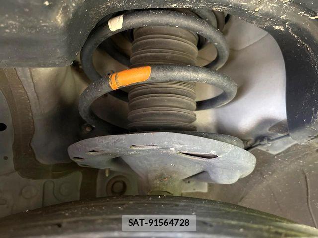 Toyota ALPHARD 2017-02 8848097-18