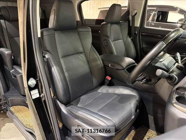 Toyota ALPHARD 2018-06 8848068-10