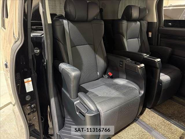 Toyota ALPHARD 2018-06 8848068-11