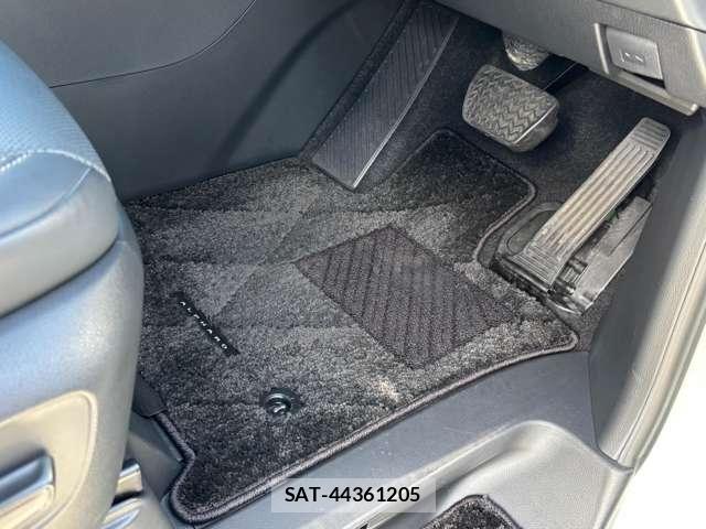 Toyota ALPHARD 2023-11 8847924-14