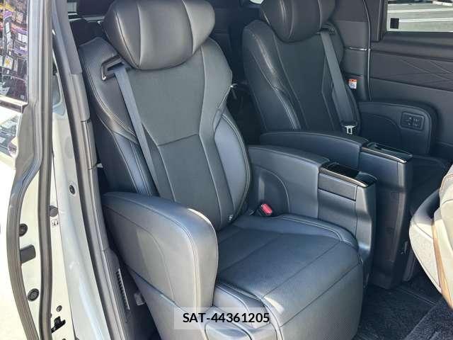 Toyota ALPHARD 2023-11 8847924-15