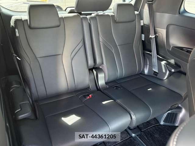 Toyota ALPHARD 2023-11 8847924-16