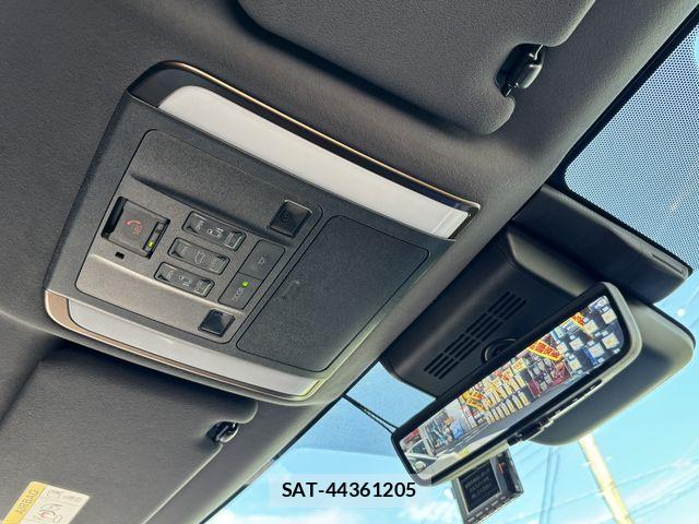 Toyota ALPHARD 2023-11 8847924-24