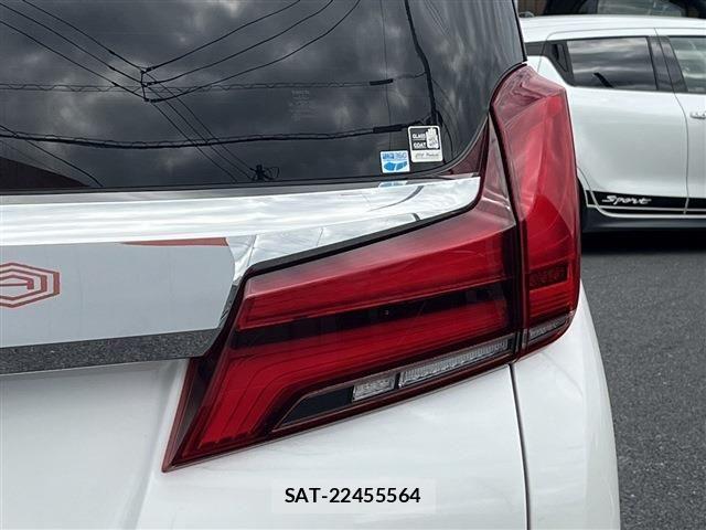 Toyota ALPHARD 2021-06 8878518-12