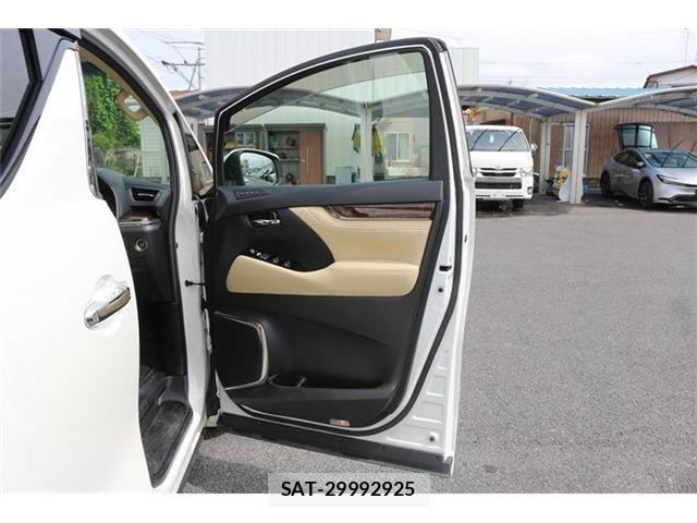 Toyota ALPHARD 2021-01 8878514-24