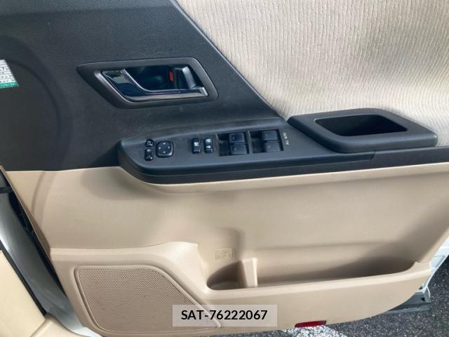 Toyota ALPHARD 2013-08 8878535-15