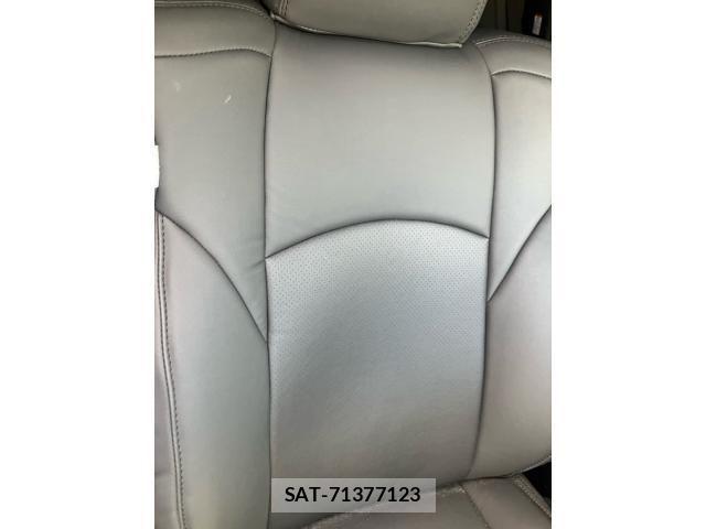 Toyota ALPHARD 2015-02 8878517-18