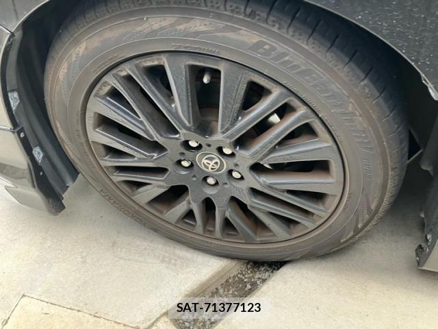 Toyota ALPHARD 2015-02 8878517-8