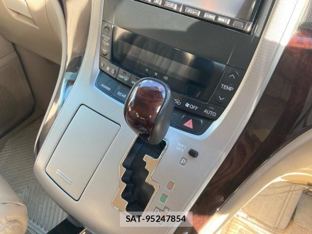 Toyota ALPHARD 2012-01 8878537-21