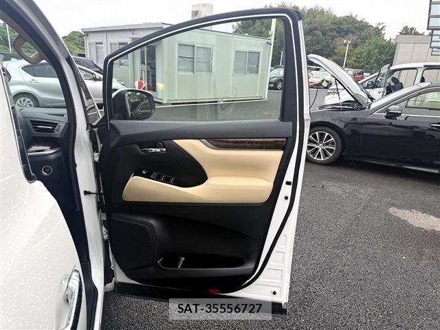 Toyota ALPHARD 2020-04 8878521-28