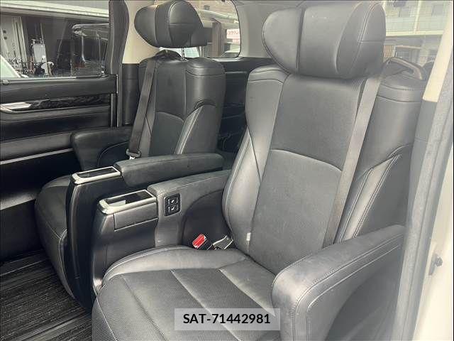 Toyota ALPHARD 2021-06 8878502-15