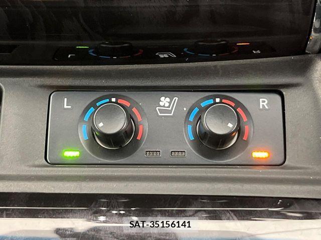Toyota ALPHARD 2019-01 8878496-8