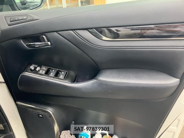 Toyota ALPHARD 2018-03 8883237-10