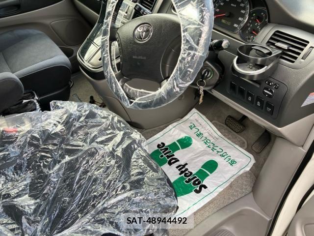 Toyota ALPHARD 2004-02 8883246-21