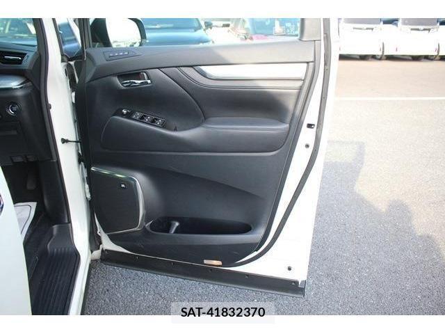 Toyota ALPHARD 2019-12 632530-22