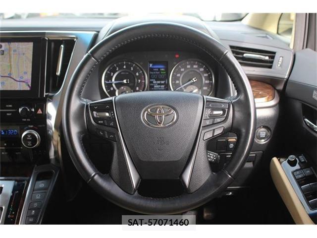 Toyota ALPHARD 2023-02 3932985-26