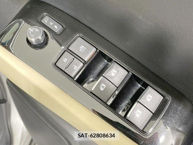 Toyota ALPHARD 2015-03 6901612-13