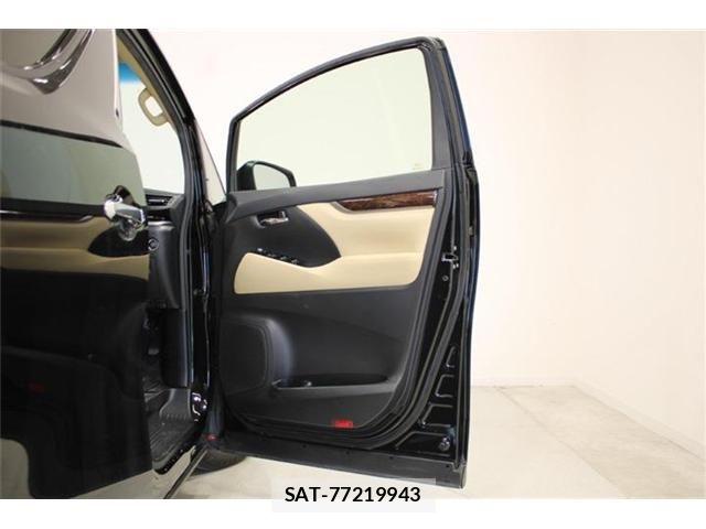 Toyota ALPHARD 2020-04 6901610-28