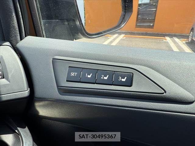 Toyota ALPHARD 2021-10 7214371-24