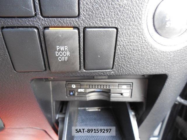 Toyota ALPHARD 2017-10 7356702-28