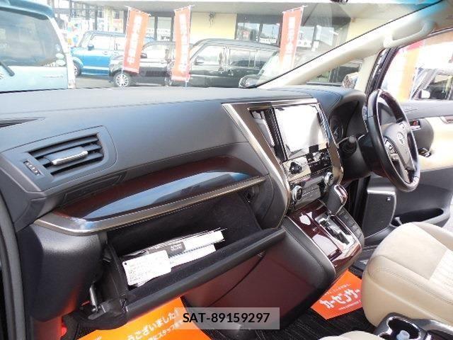 Toyota ALPHARD 2017-10 7356702-6