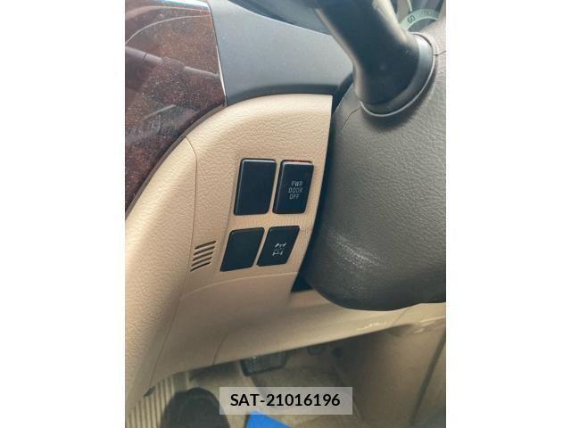 Toyota ALPHARD 2012-03 7356701-20