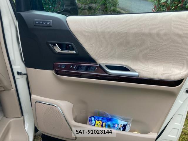 Toyota ALPHARD 2013-01 7452690-9