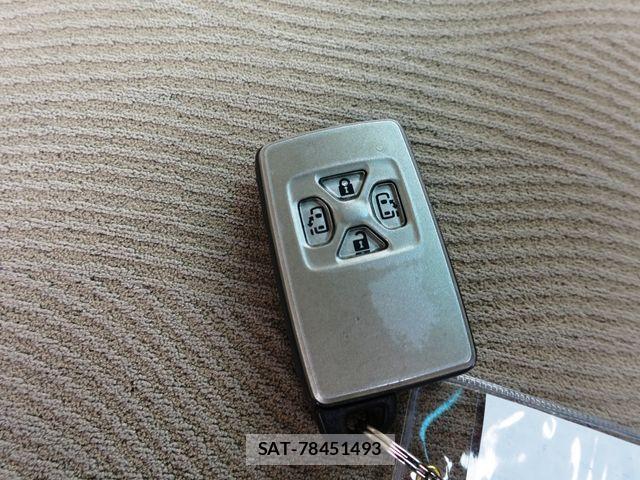 Toyota ALPHARD 2008-11 7452689-23