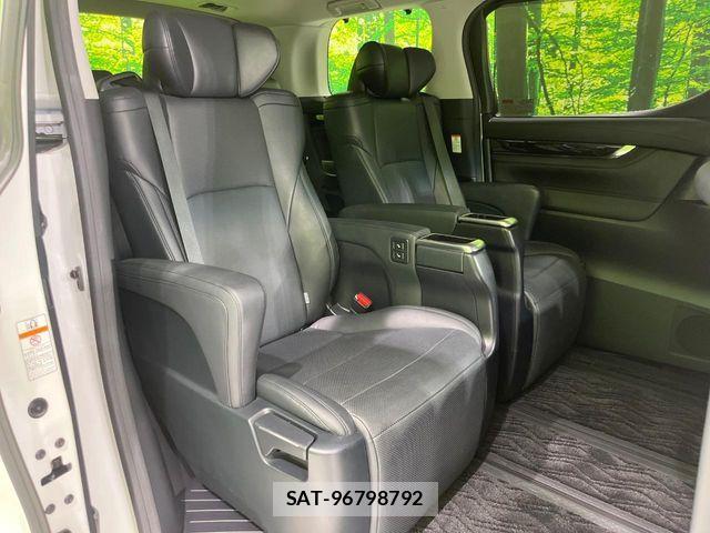 Toyota ALPHARD 2018-03 7614748-9