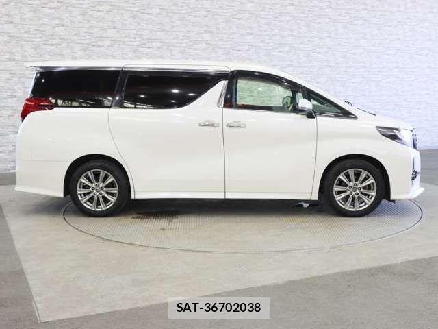 Toyota ALPHARD 2017-04 8034280-12