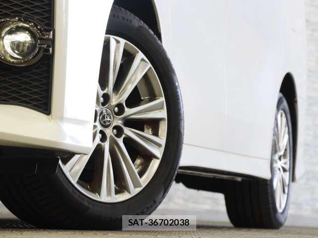 Toyota ALPHARD 2017-04 8034280-17