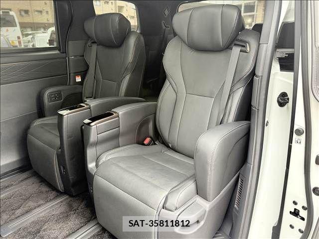 Toyota ALPHARD 2024-05 8072714-9