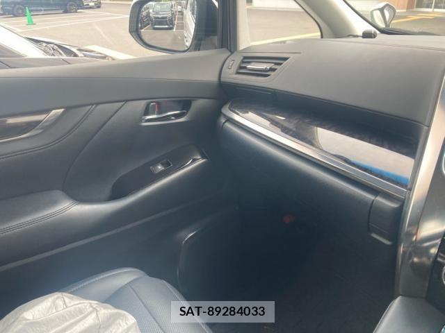 Toyota ALPHARD 2021-03 8157887-6