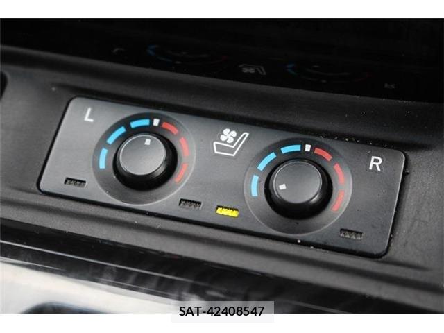 Toyota ALPHARD 2021-04 8206149-4