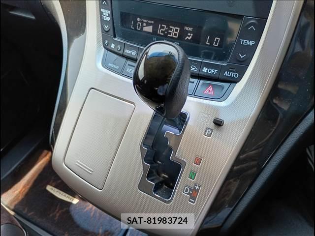 Toyota ALPHARD 2013-02 8206151-13