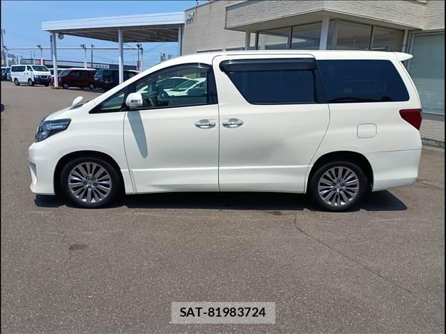 Toyota ALPHARD 2013-02 8206151-4