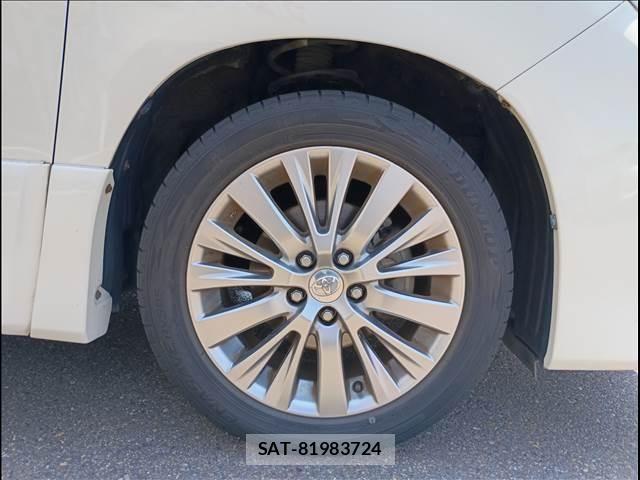 Toyota ALPHARD 2013-02 8206151-6