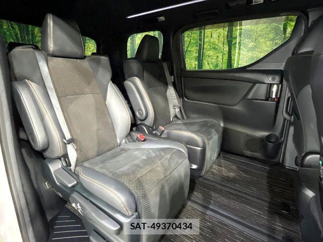 Toyota ALPHARD 2021-07 8206150-9