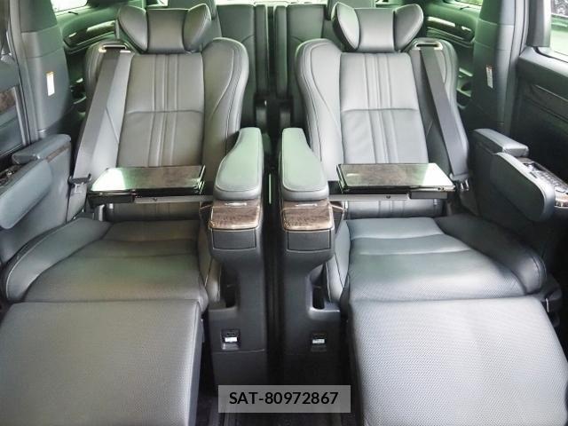 Toyota ALPHARD 2020-11 8228792-11